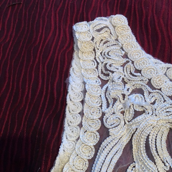 MissShop new with tags sleeveless, see through blouse with lace embellishments - Picture 4 of 8